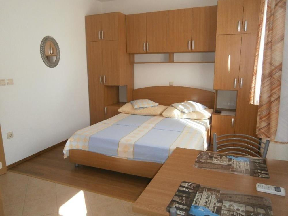 Apartments With A Parking Space Igrane, Makarska - 13535 エクステリア 写真